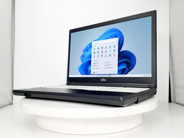 富士通 LIFEBOOK A576/S（第6世代CPU）