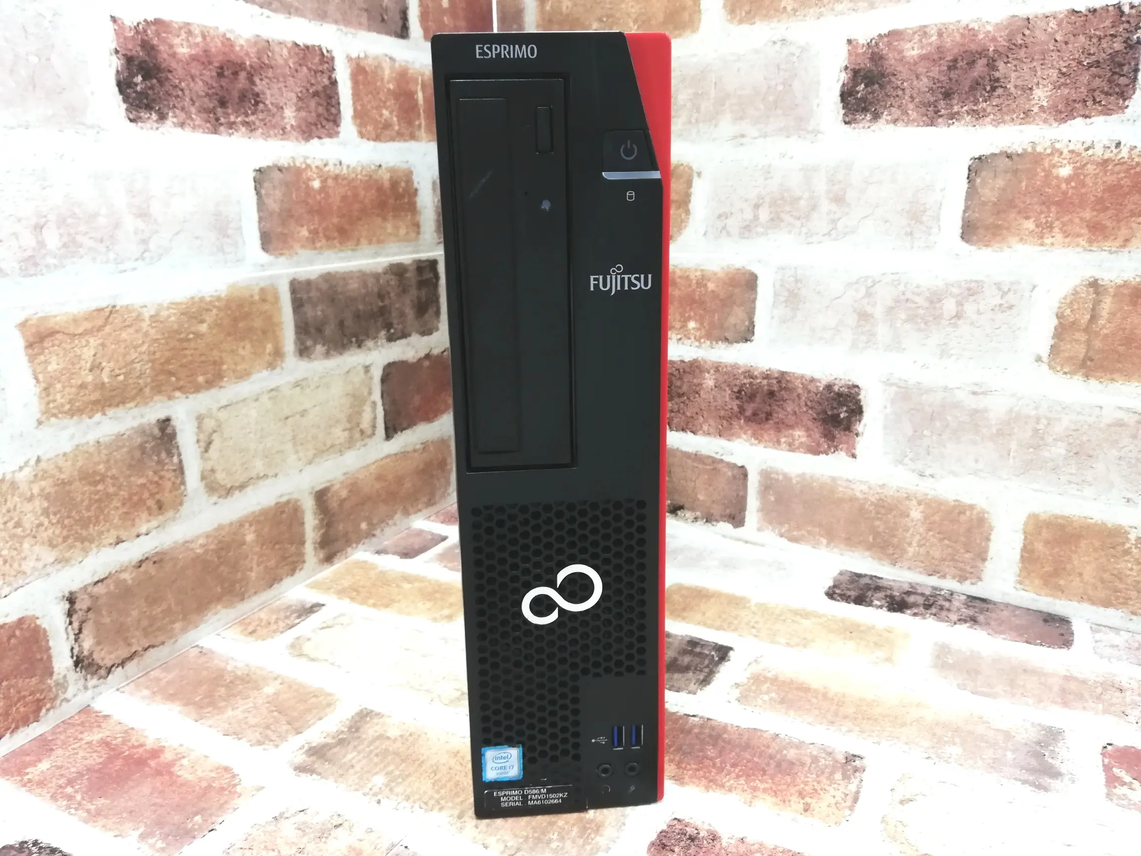 富士通 D586/M(第6世代CPU）