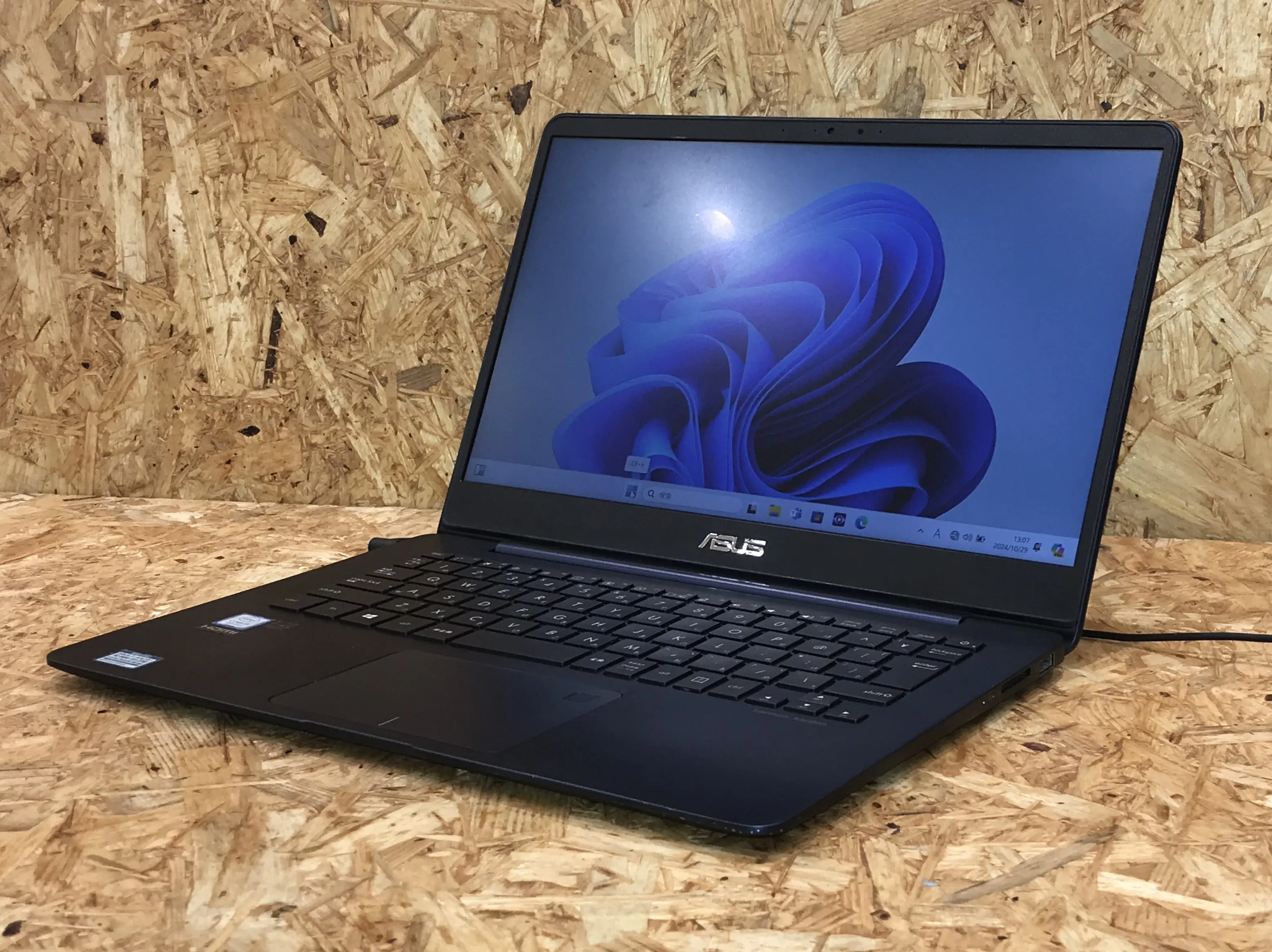ASUS UX430U (第8世代CPU)