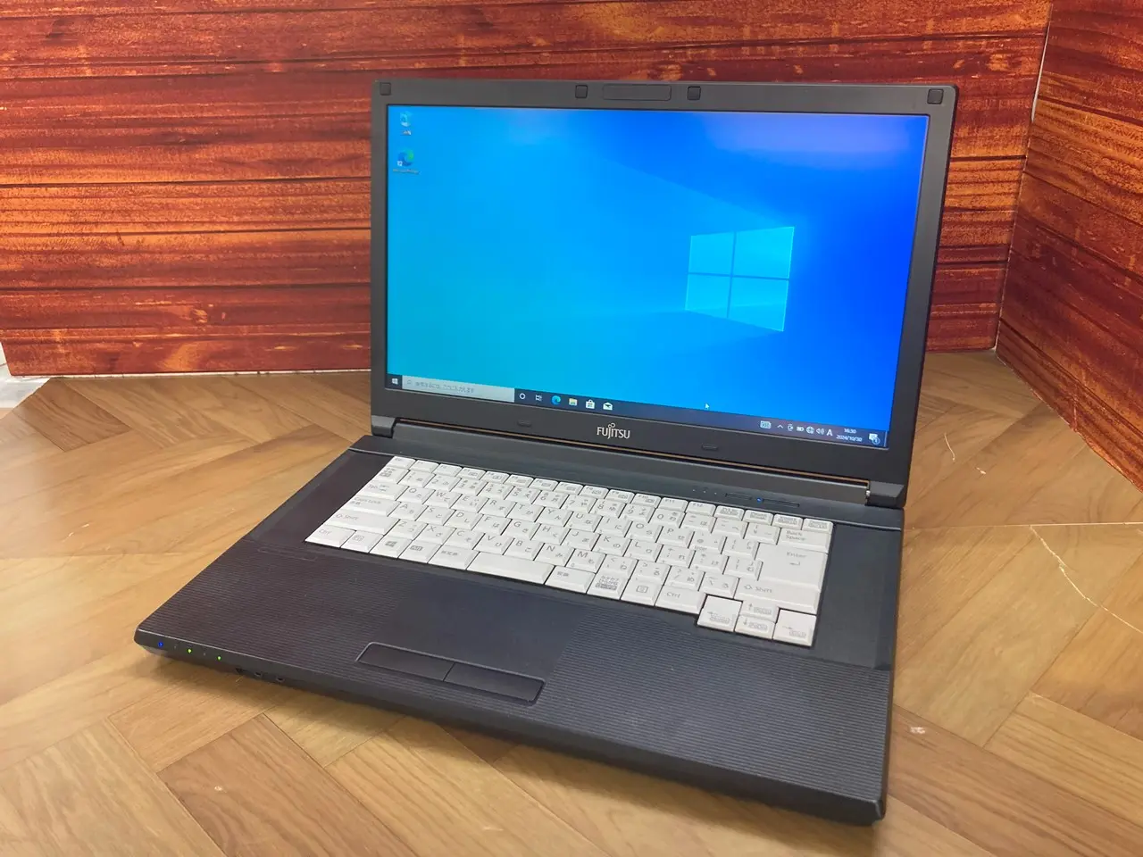 富士通 LIFEBOOK A576/R（第6世代CPU）