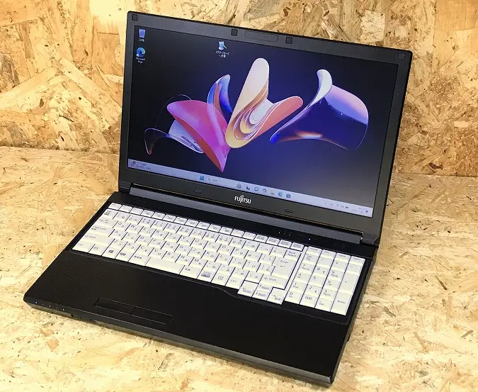 富士通 LIFEBOOK A577/s(第7世代Corei5)