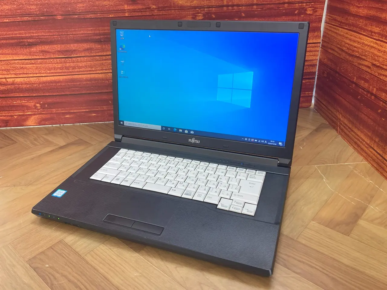 富士通 LIFEBOOK A576/R（第6世代CPU）