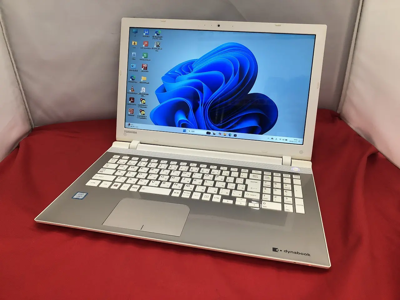 東芝 dynabook T55/UG（第6世代CPU）