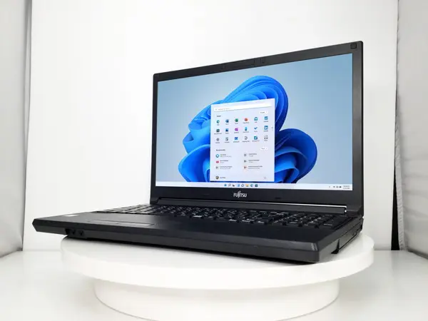 富士通 LIFEBOOK A576/P （第6世代CPU）