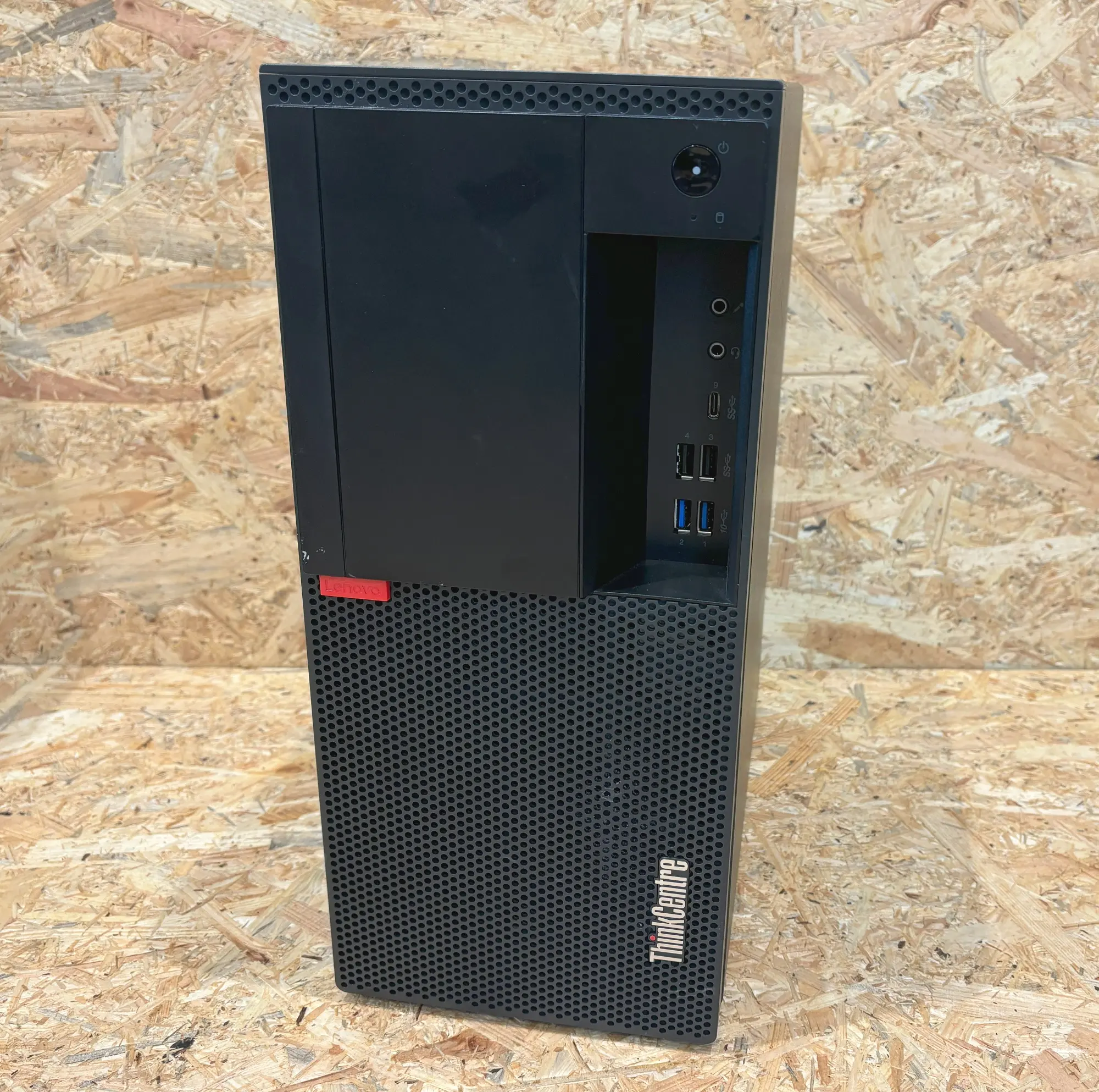 Lenovo ThinkCentre M920