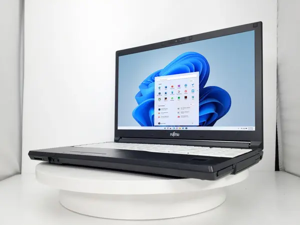 富士通 FUTRO MA576（第6世代CPU）