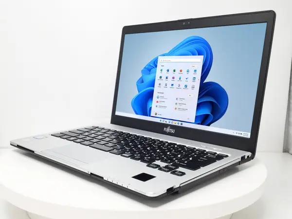 富士通 LIFEBOOK S937/S（第7世代CPU）



