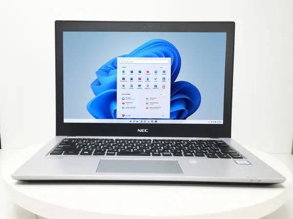 NEC VersaPro VKT16/B-4(CPU：Core i5 8250U 1.6GHz/メモリ：8GB/SSD