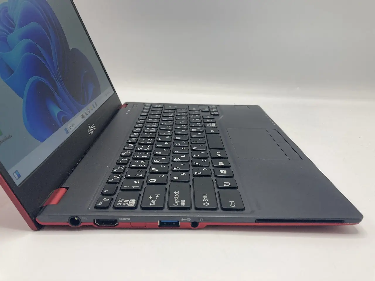 富士通 FUTRO MU937 レッド(CPU：Celeron 3865U 1.8GHz/メモリ