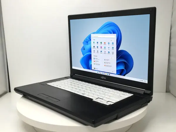富士通 LIFEBOOK A577/T（第7世代CPU）
