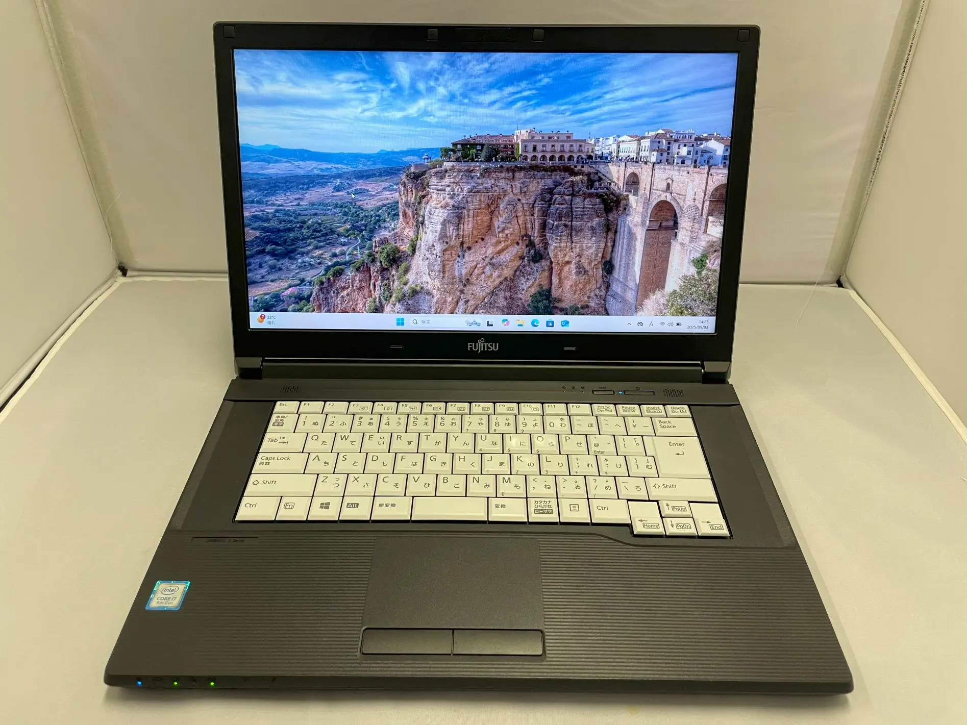 富士通 LIFEBOOK A572/E(8世代)