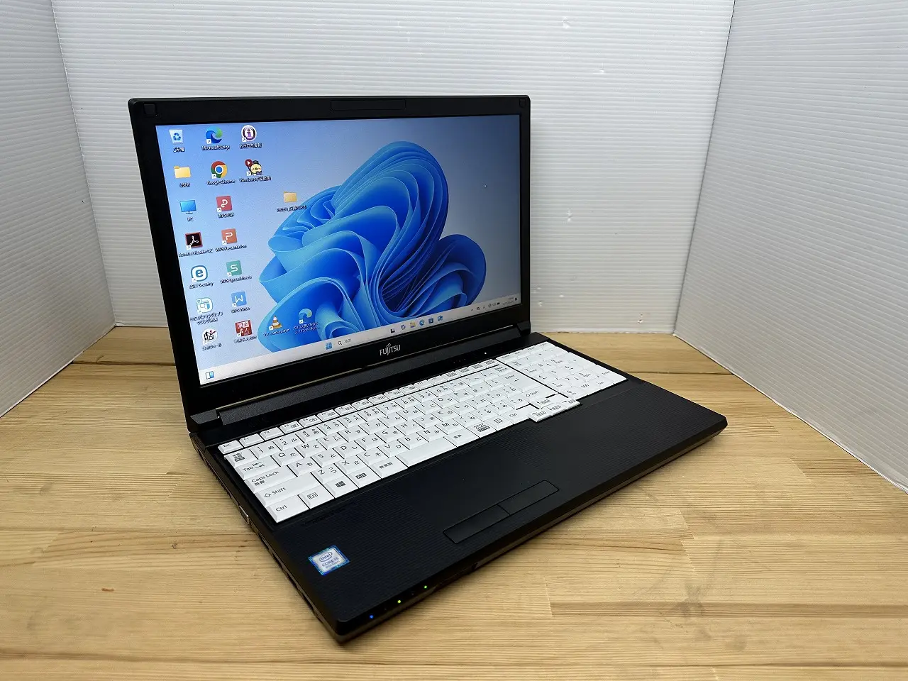 ノートパソコン 富士通 LIFEBOOK A579/CX Core i5 8265U 1.6GHz