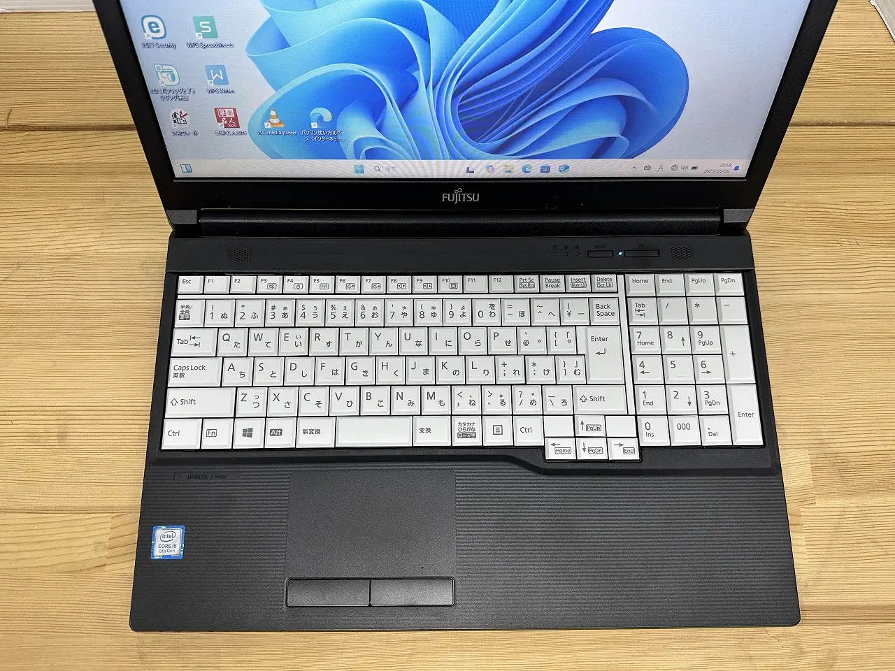 富士通 LIFEBOOK A579/C(Core i5 8265U 1.6GHz/8GB/SSD240GB