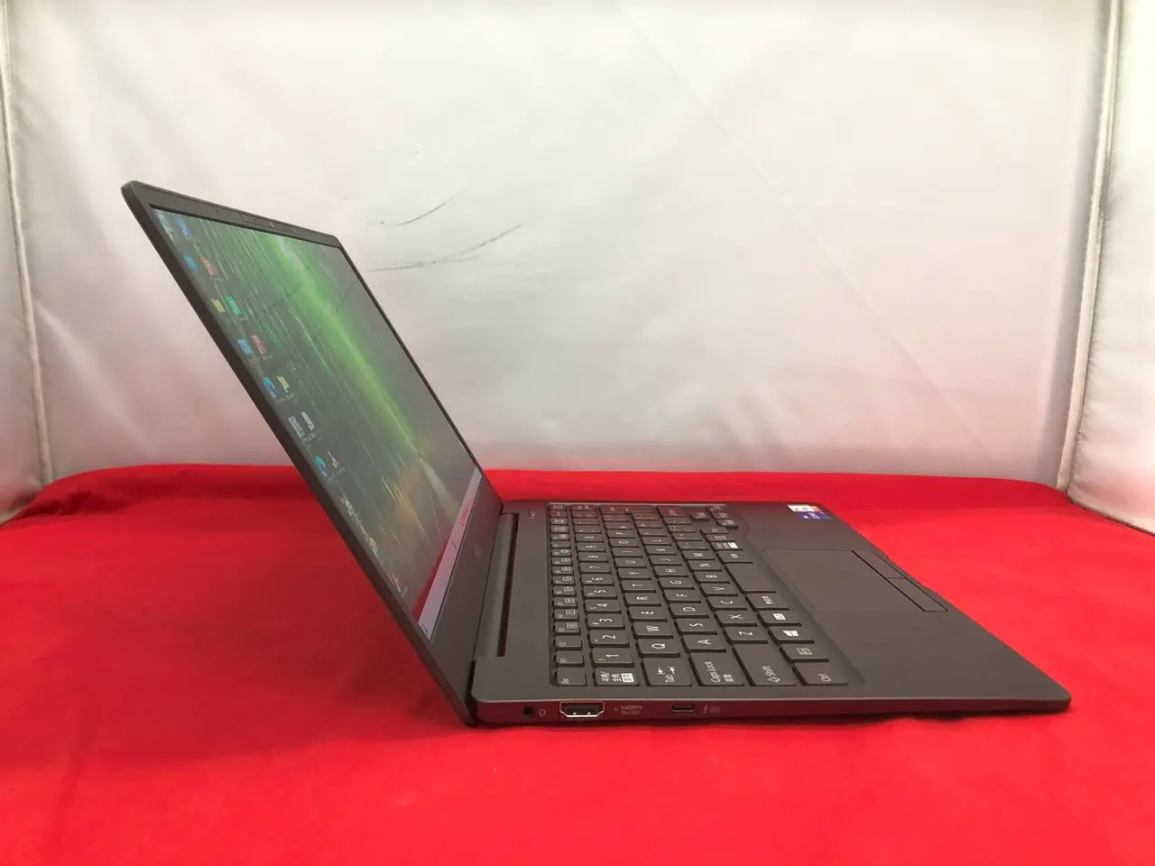 富士通 CH75/F3 i5-1135G7/メモリ8GB/爆速SSD256GB