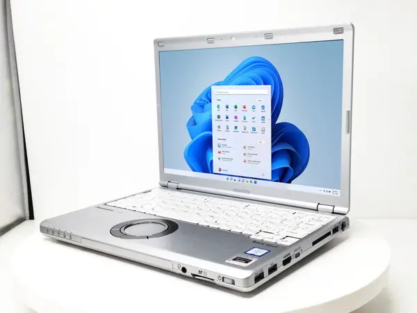 Panasonic Let'snote CF-SZ6（第7世代CPU）

