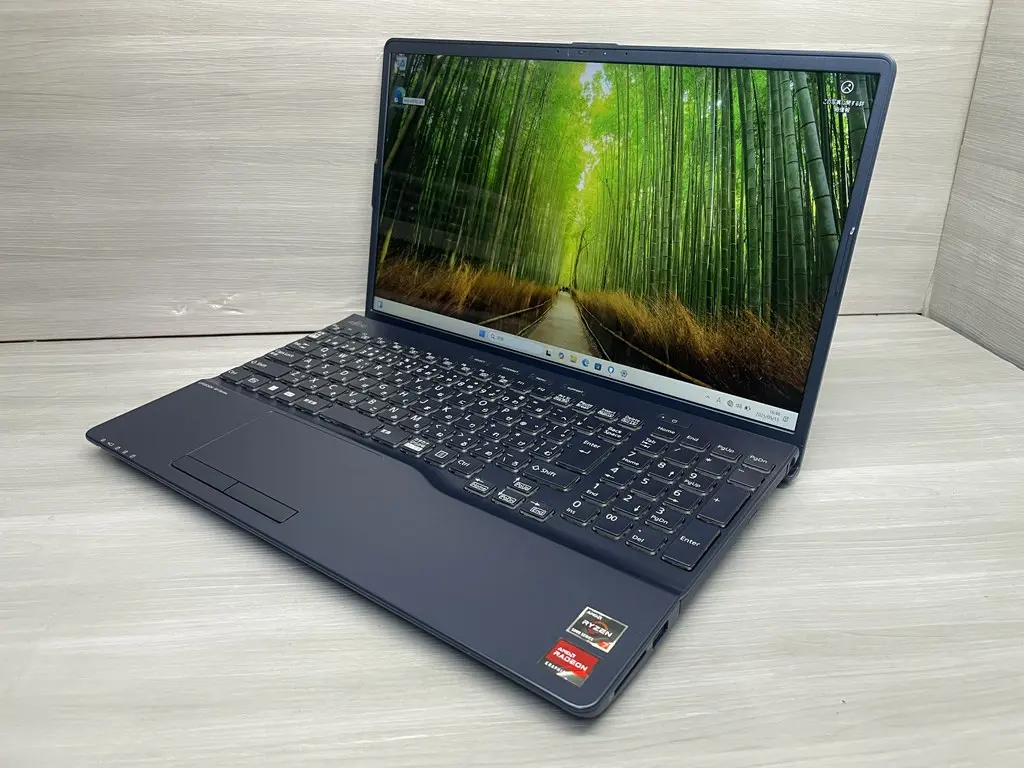 富士通 LIFEBOOK AH55/H3