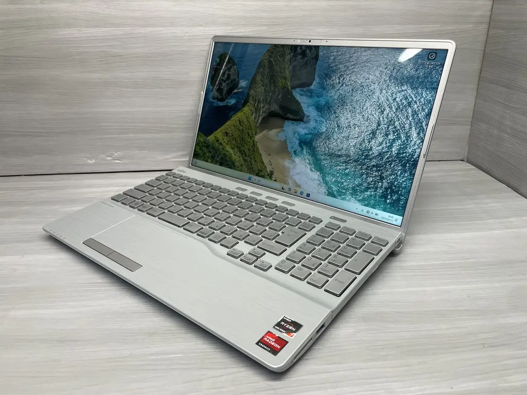 富士通 LIFEBOOK AH51/H