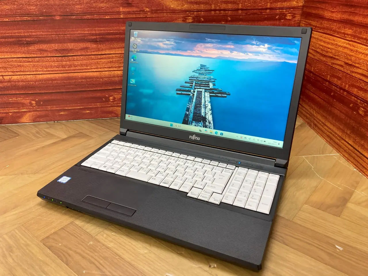 富士通 LIFEBOOK A579/C