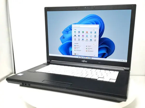 富士通 LIFEBOOK A577/T（第7世代CPU）