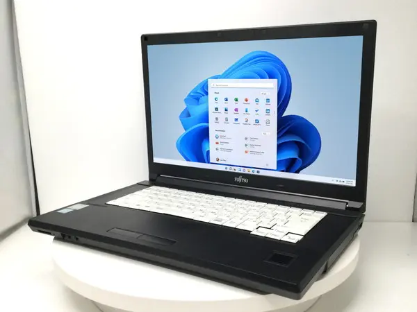 富士通 LIFEBOOK A746/P（第6世代CPU）



