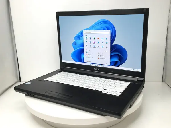 富士通 LIFEBOOK A577/P（第7世代CPU）

