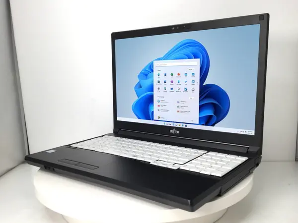 富士通 LIFEBOOK A579/A（第8世代CPU）