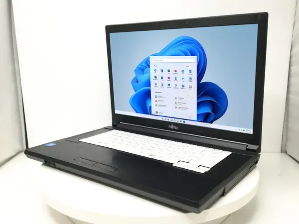 富士通 LIFEBOOK A577/T（第7世代CPU）

