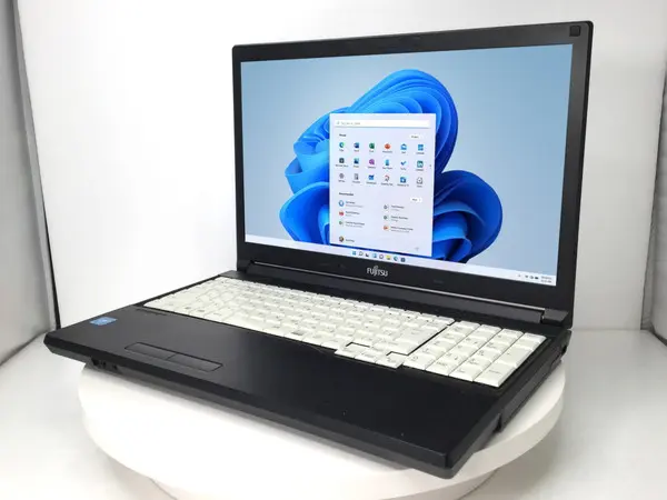 富士通 LIFEBOOK A577/P（第7世代CPU）



