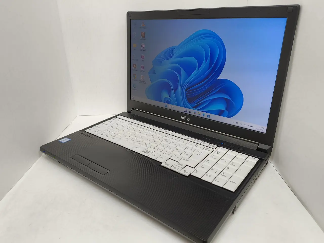 FUJITSU LIFEBOOK A747/R（第7世代Corei5）