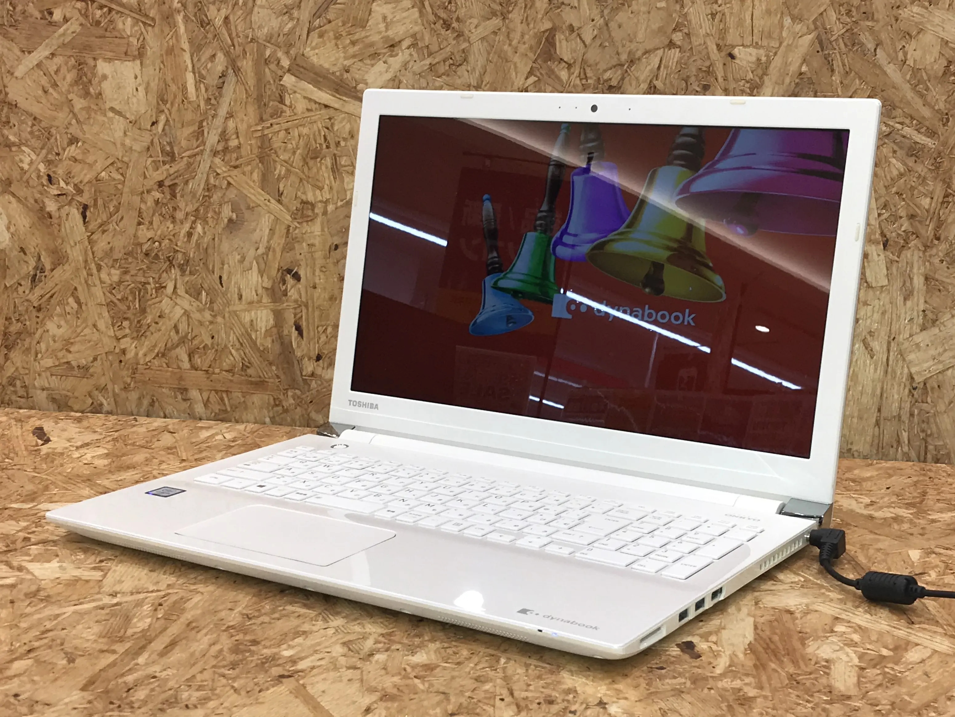 TOSHIBA dynabook T55 BWS  (第6世代CPU)