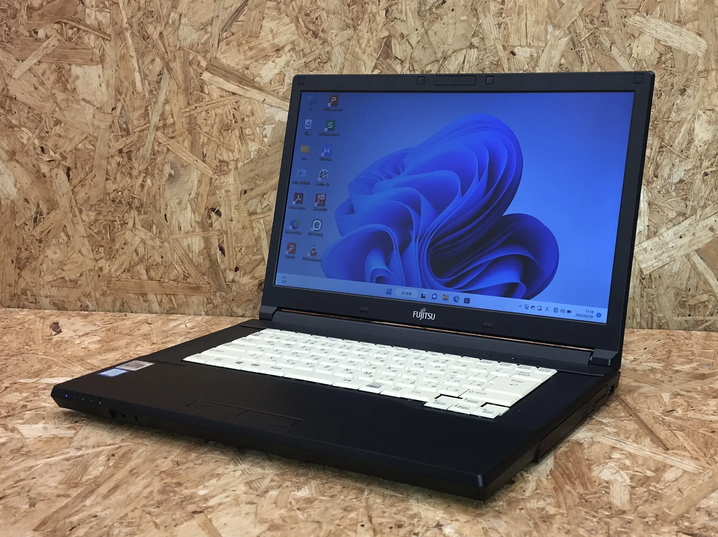 富士通 LIFEBOOK A576 P (第6世代CPU)