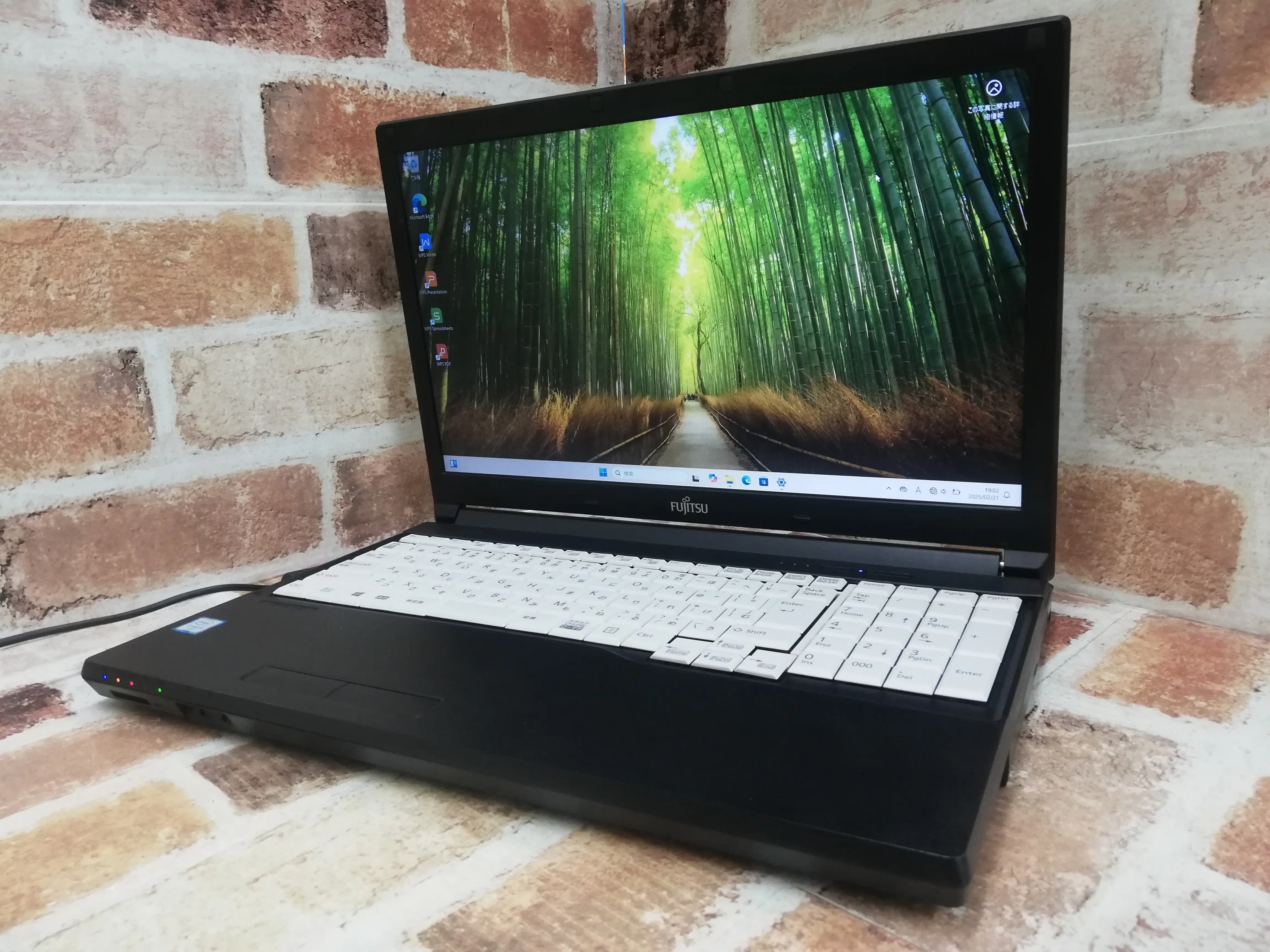 FUJITSU LIFEBOOK A746/R

