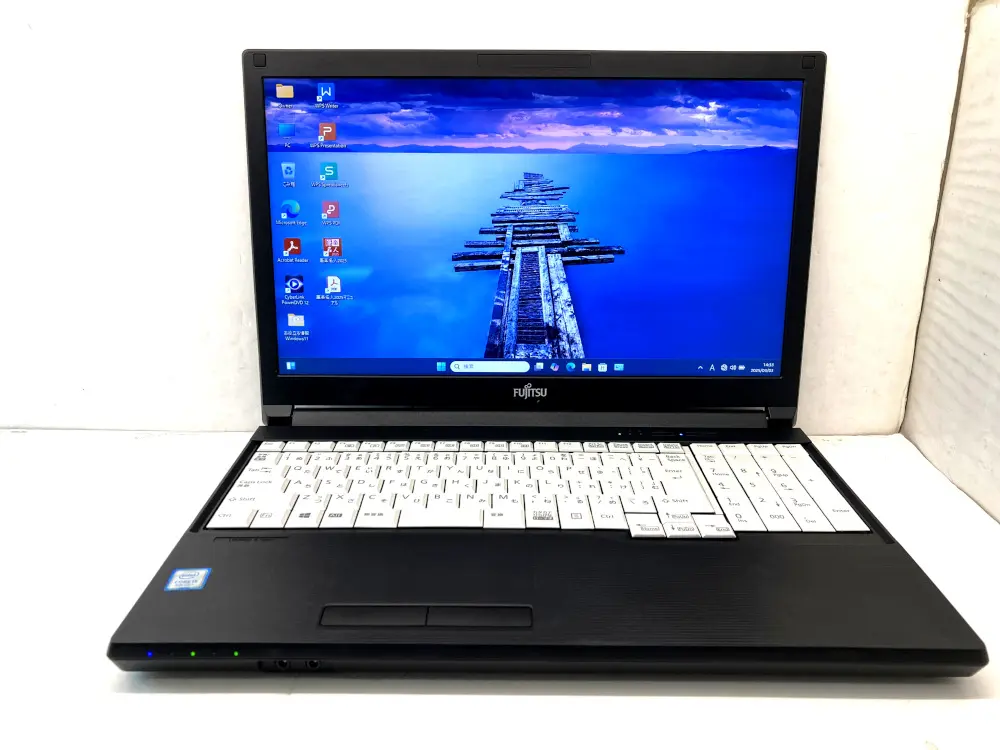 富士通 LIFEBOOK A579/A（第8世代CPU）