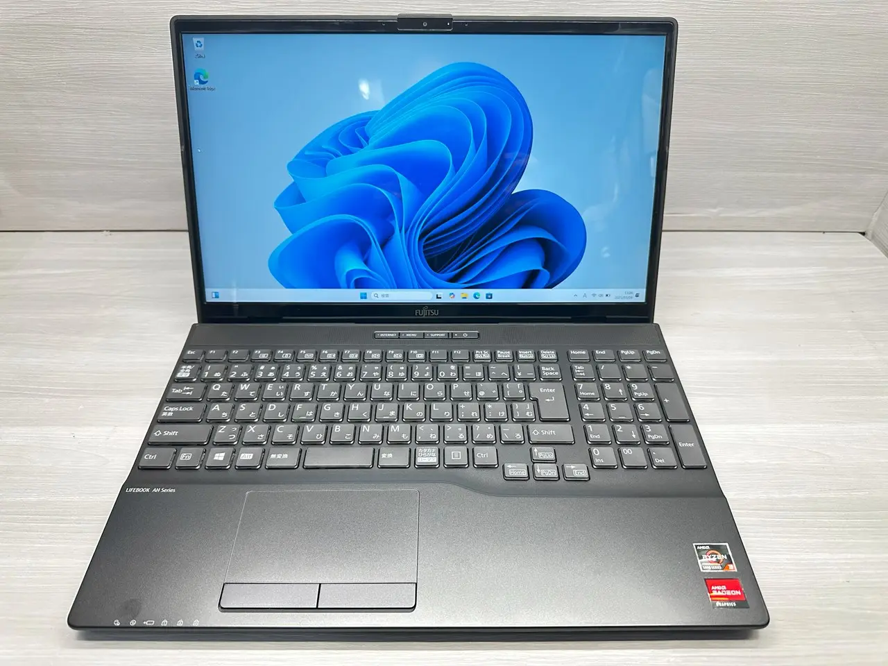 富士通  LIFEBOOK AH43/F1