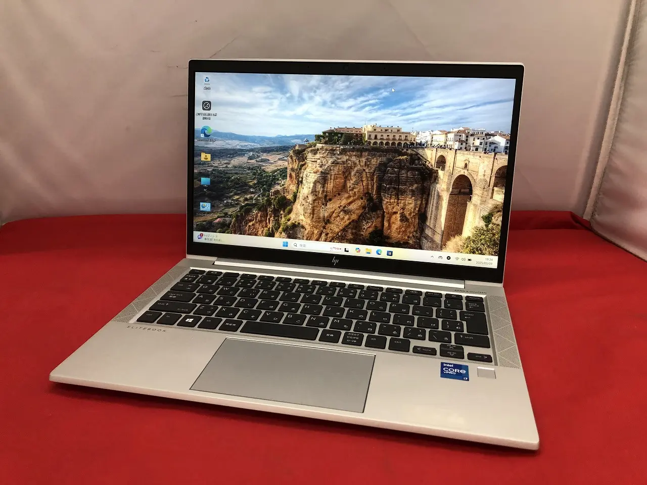 HP EliteBook 830 G8（第11世代CPU）