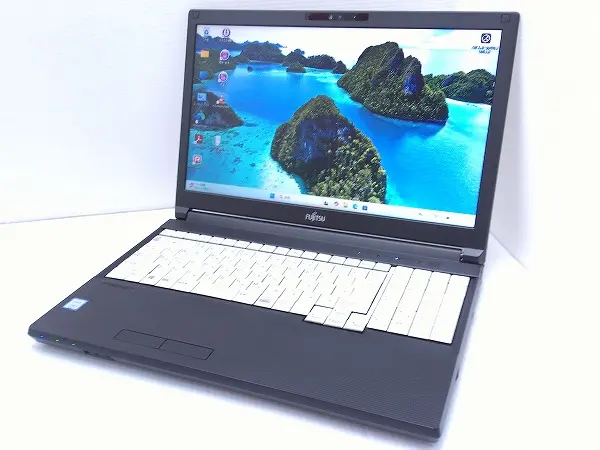 富士通Lifebook A579/BX i5-8265U B FUJITSU LIFEBOOK A579/BX (Core i5-8265U/8GB/500GB/Smulti/Win10 Pro
