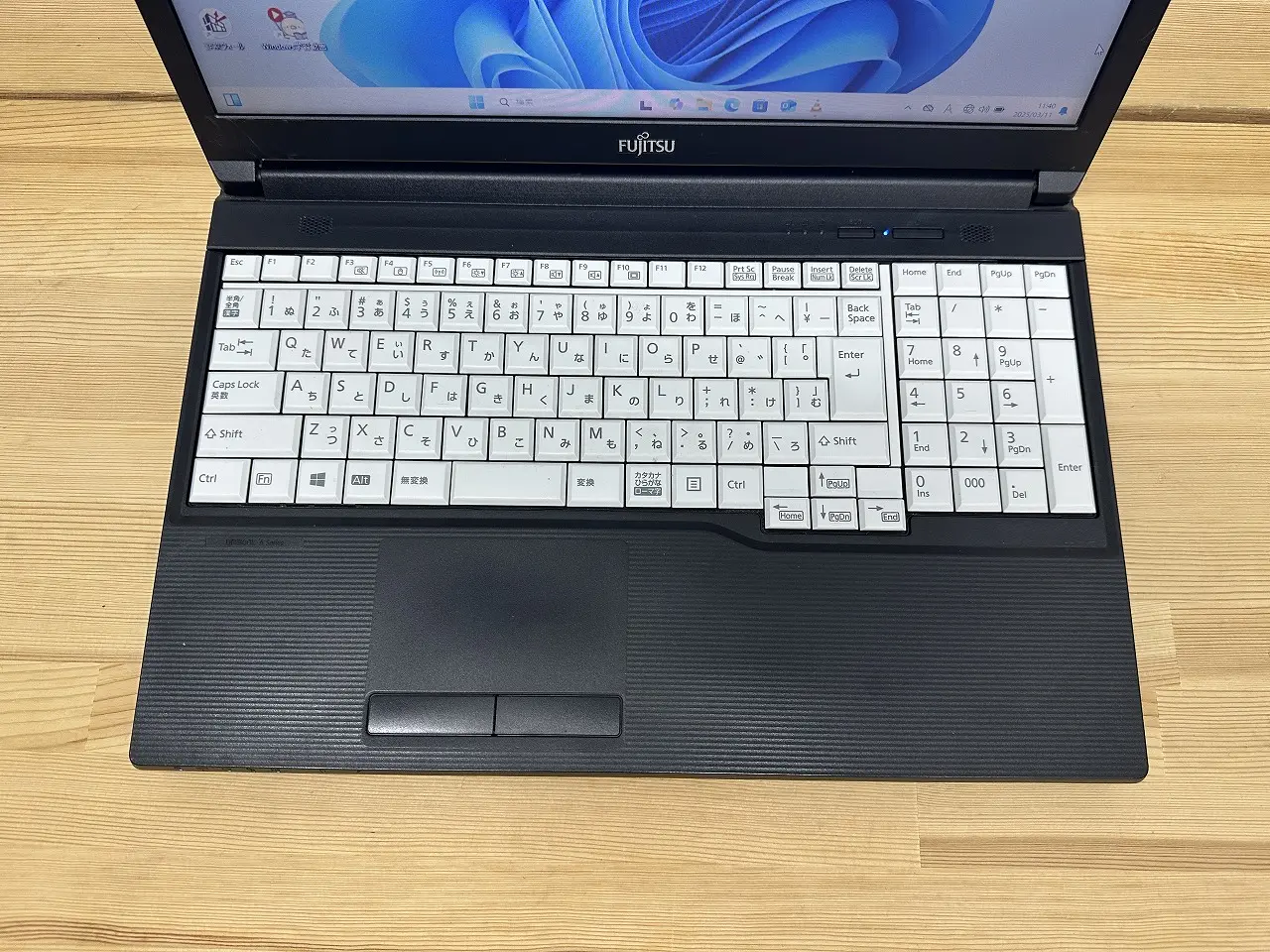 富士通 A579/A 第8世代i3 / メモリ8GB / SSD128GB Amazon.co.jp: ノートパソコン A579/748 / 第8世代 Core i3 メモ