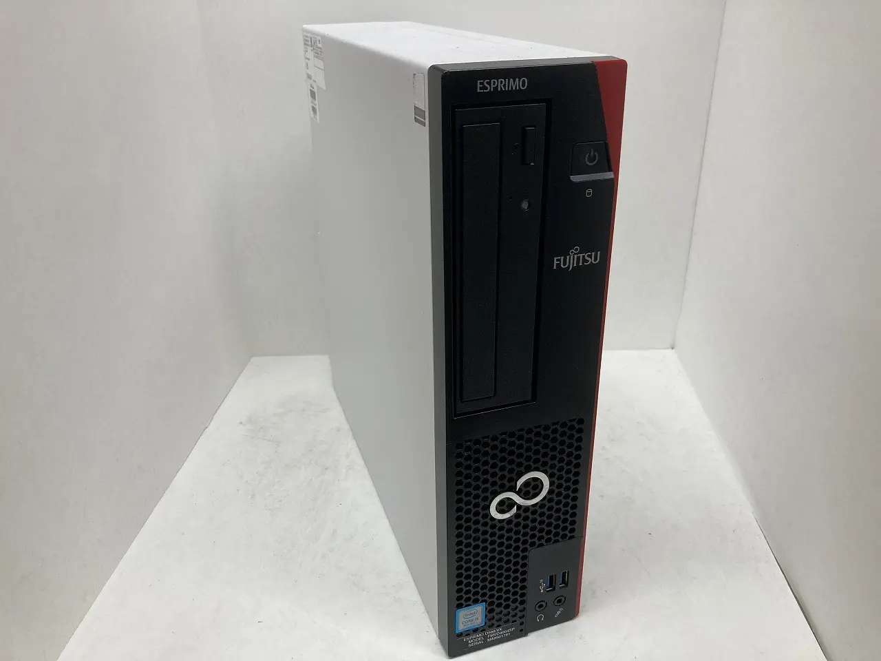 FUJITSU ESPRIMO D588/VX（第8世代Corei5）