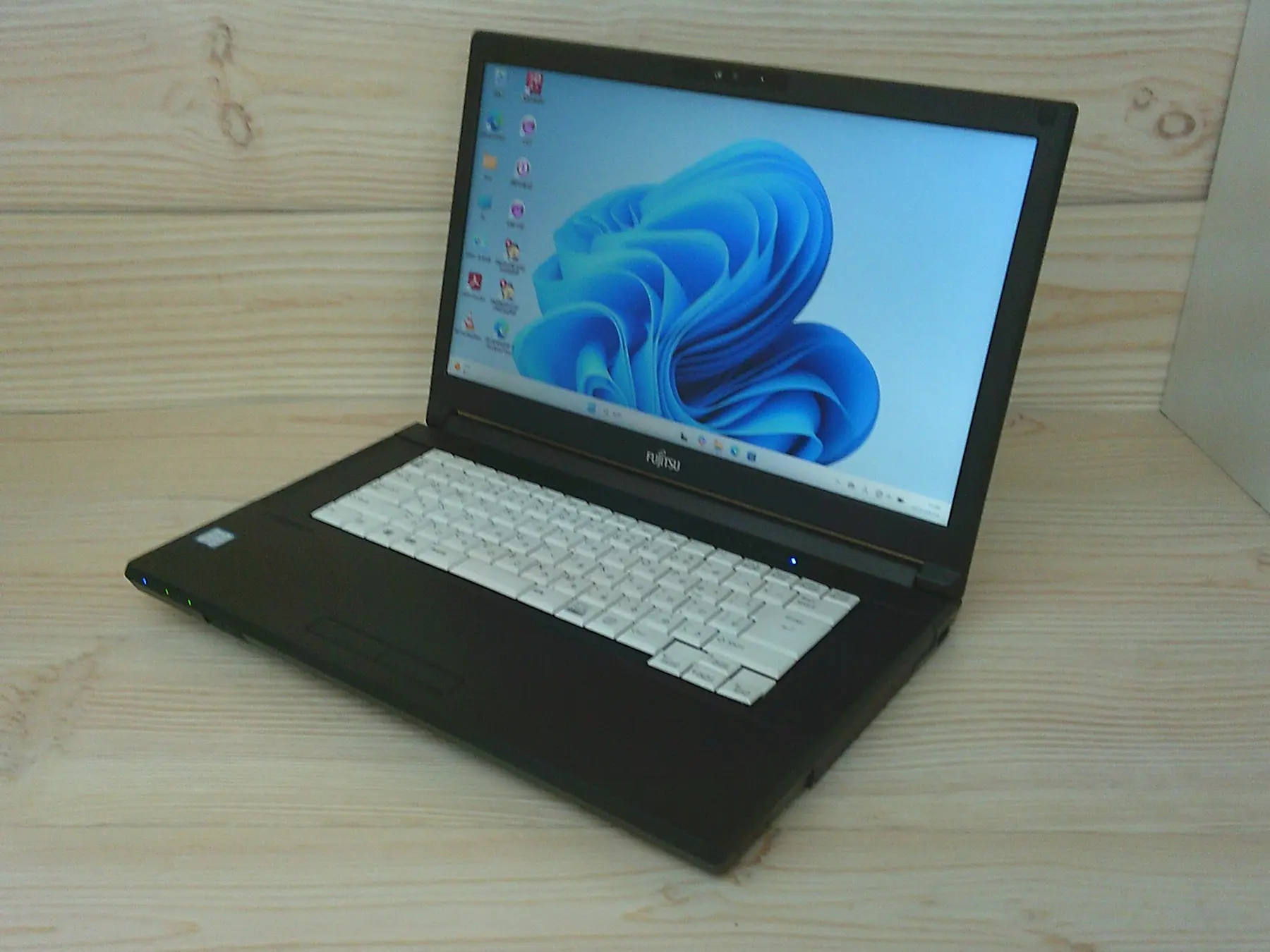 富士通 LIFEBOOK A579/B