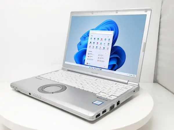 Panasonic Let'snote SV7 CF-SV7R12VS（第8世代CPU）

