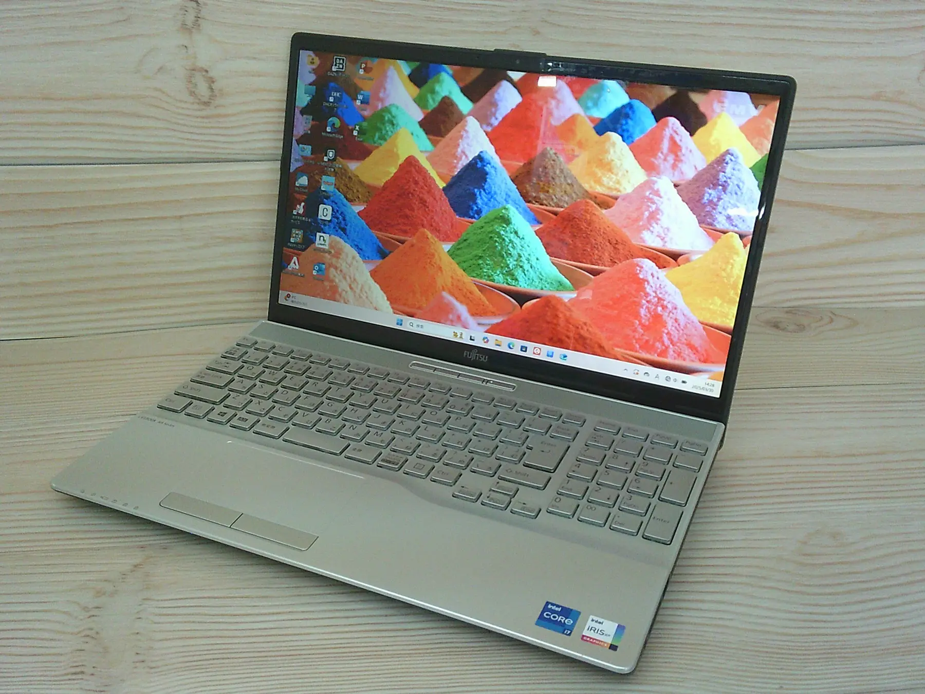 富士通 LIFEBOOK AH53/E3