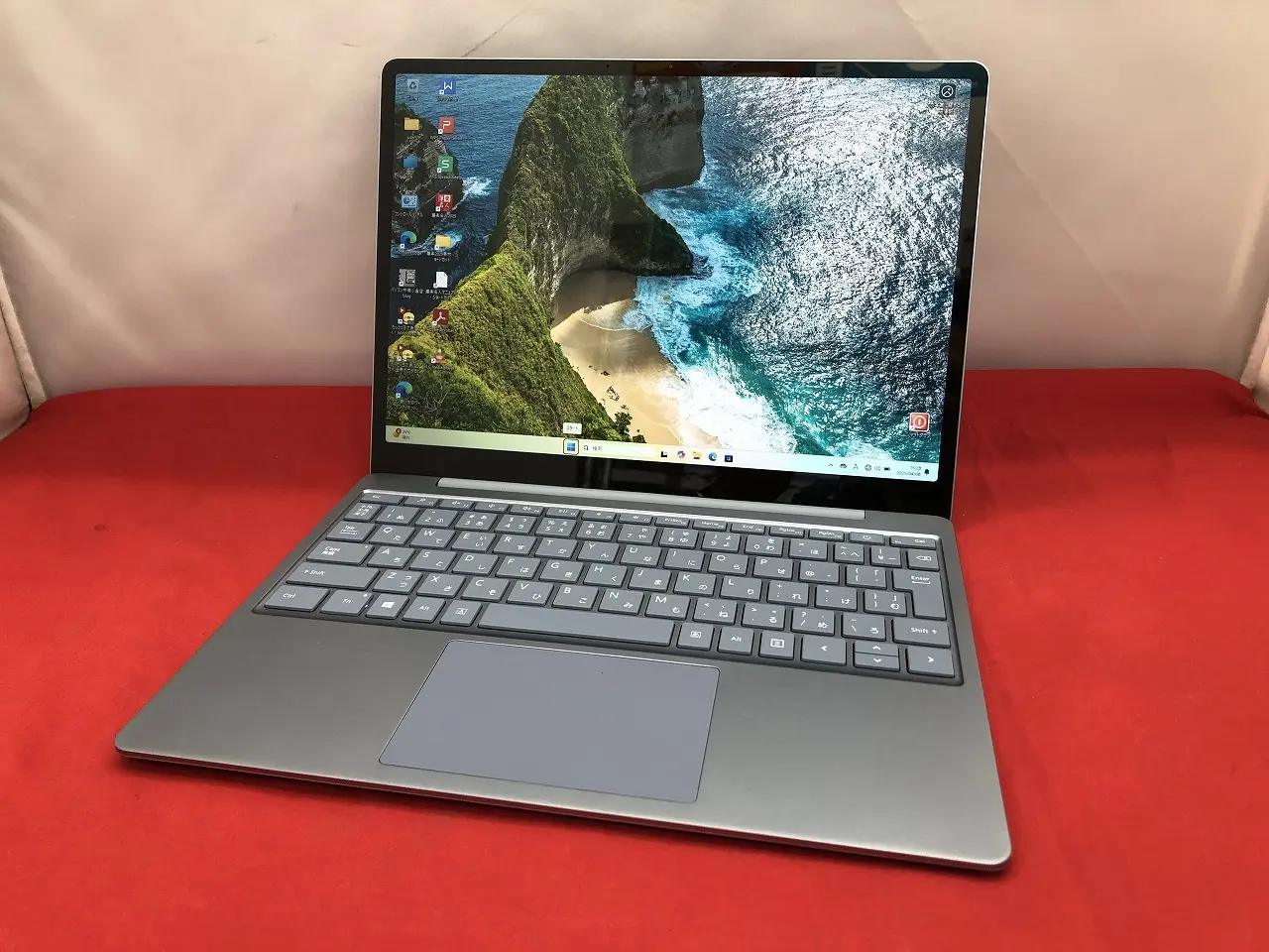 Microsoft Surface Laptop GO（第10世代CPU）
