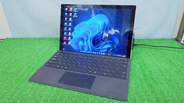 Microsoft Surface Pro 7+