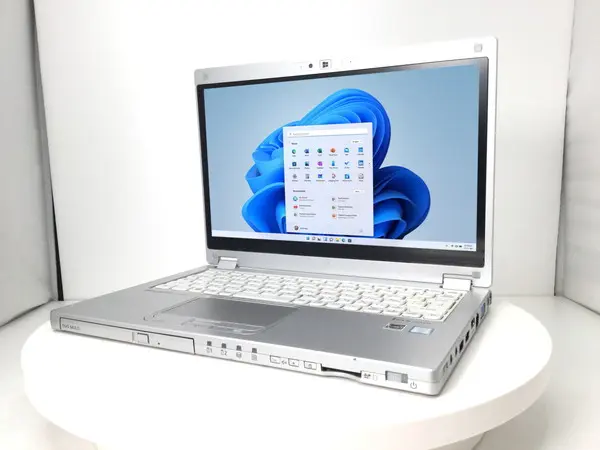 Panasonic Let'snote CF-MX5（第6世代CPU）

