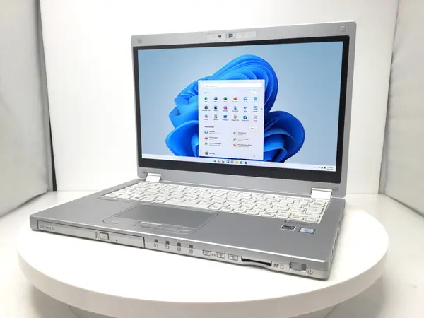 Panasonic Let'snote CF-MX5（第6世代CPU）

