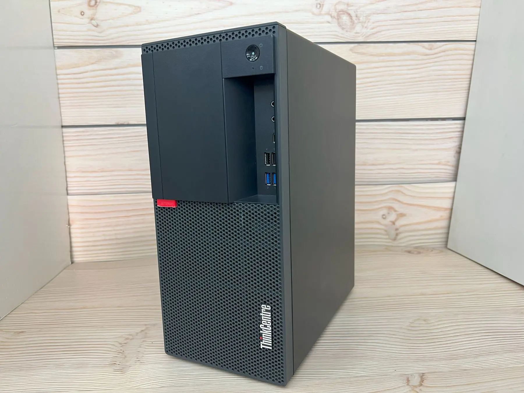 Lenovo ThinkCentre M920t
