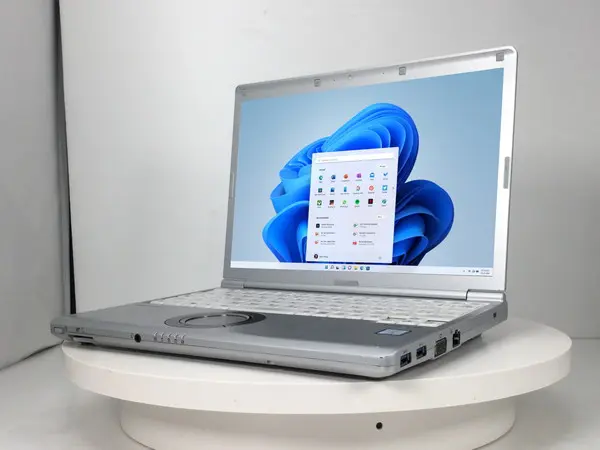 Panasonic Let's Note CF-SV7（第8世代CPU）