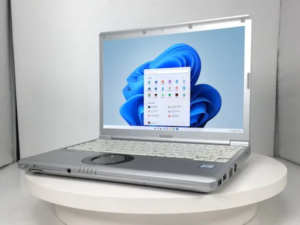 Panasonic Let's Note CF-SV7（第8世代CPU）