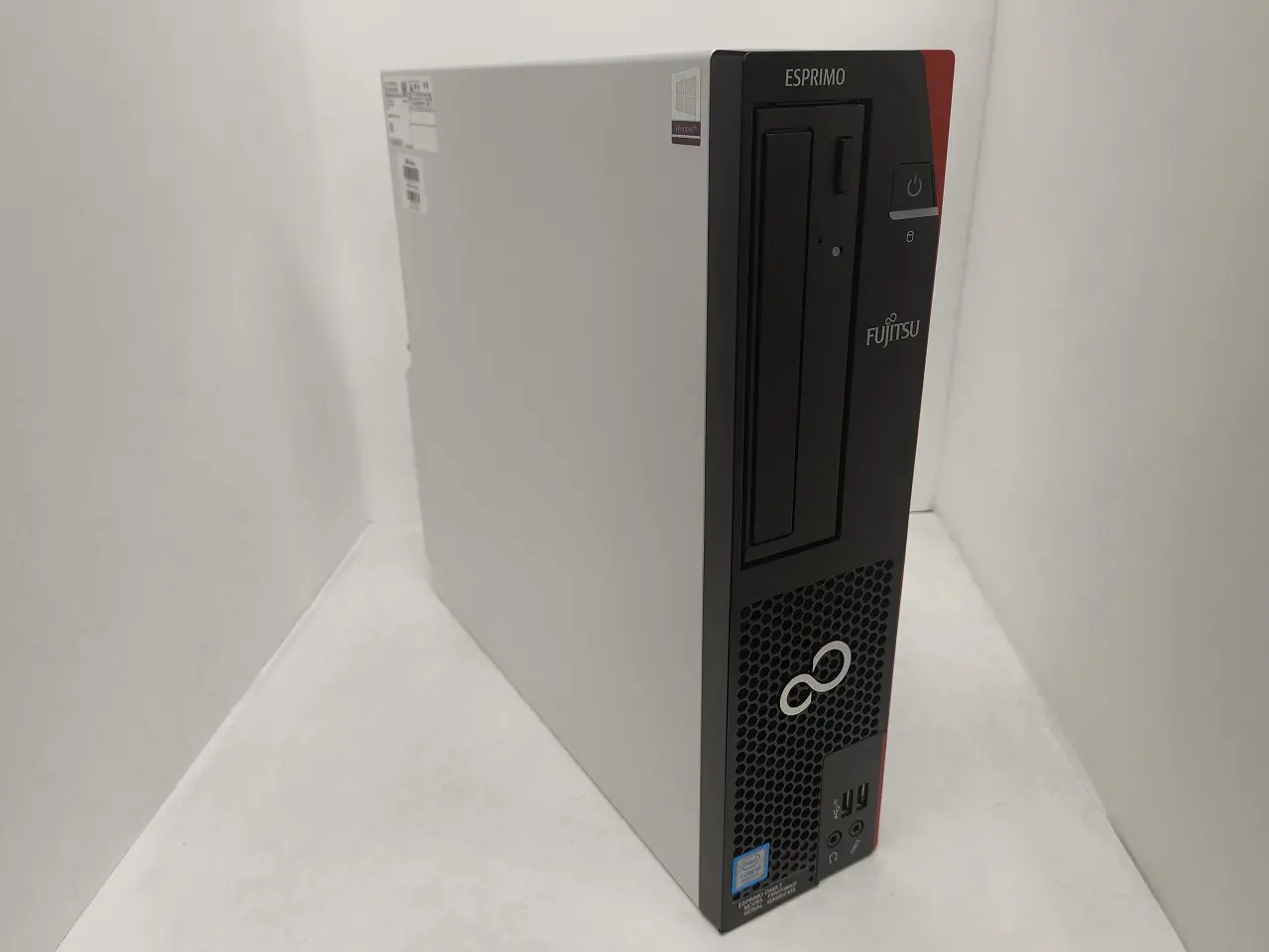 FUJITSU ESPRIMO D588/T（第8世代Corei5）