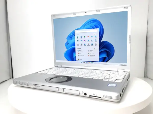 Panasonic Let'snote CF-SZ6（第7世代CPU）

